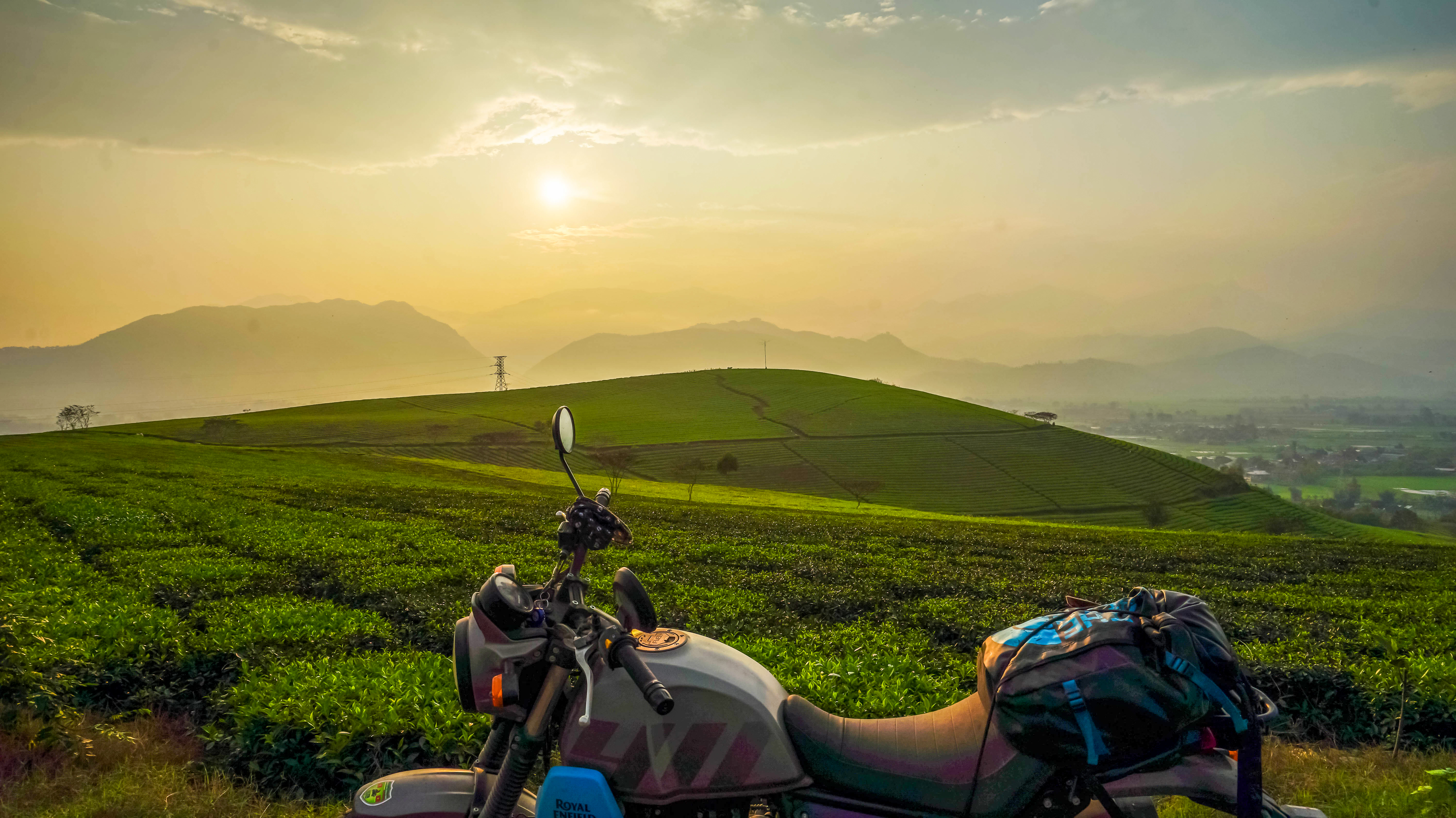 Voyage à moto au Vietnam : coucher du soleil sur Nghia Lo Coucher du soleil sur Nghia Lo dans le Nord-Ouest du Vietnam